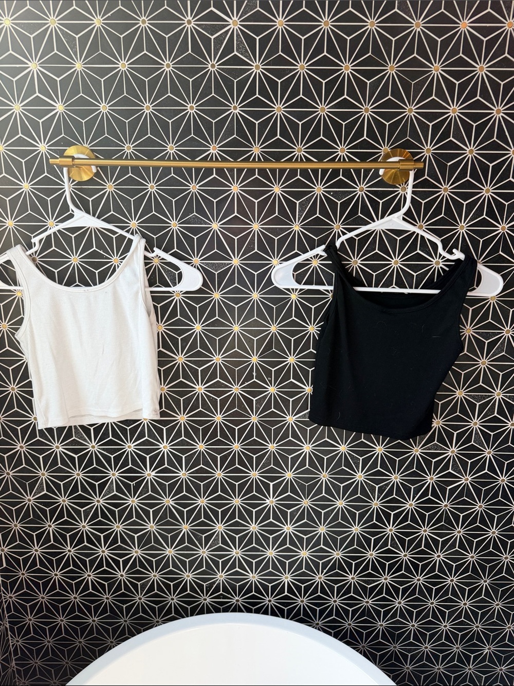 SHEIN Black & White Ribbed Scoop Crop Tank Tops